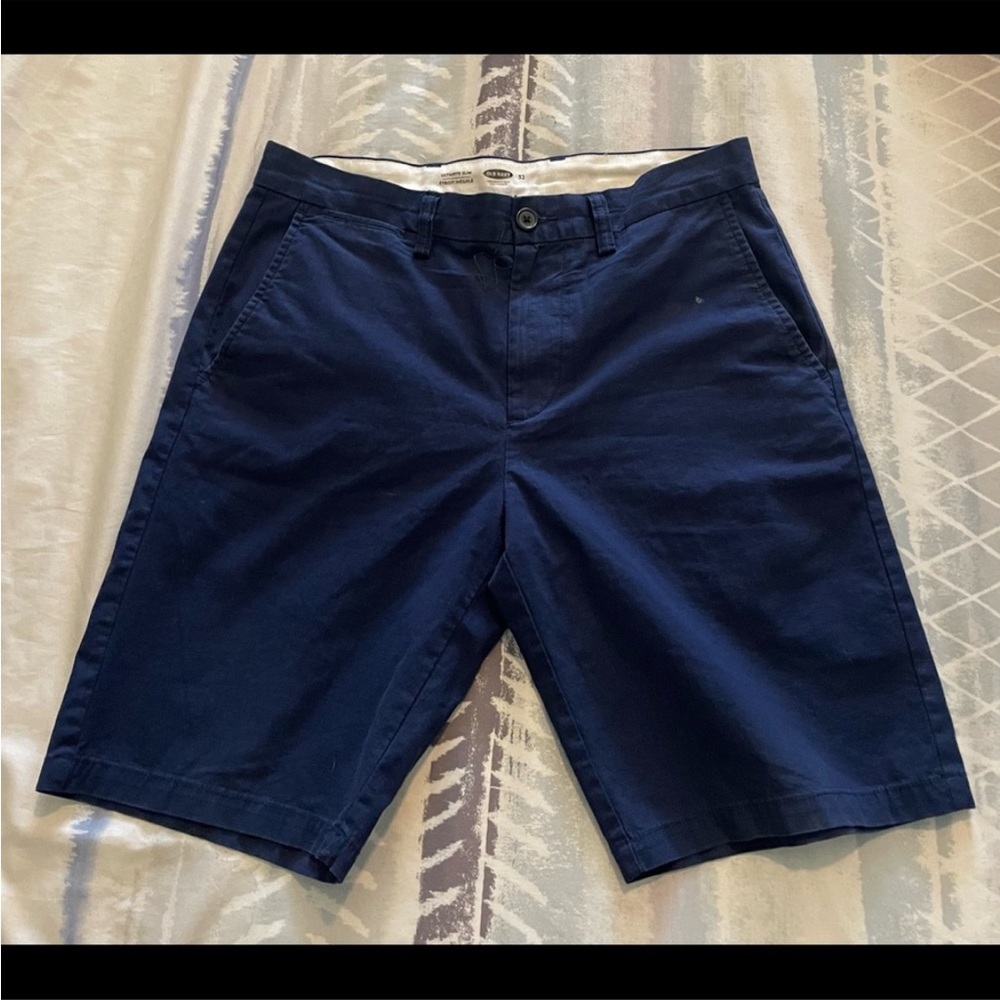 Men’s old navy dress shorts worn once great condition dark blue